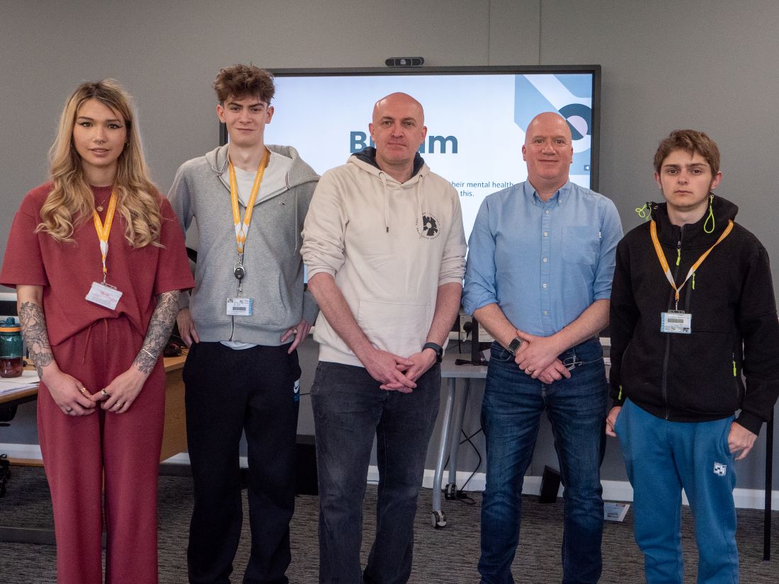 Cross-college Students Collaborate on Innovative App Project